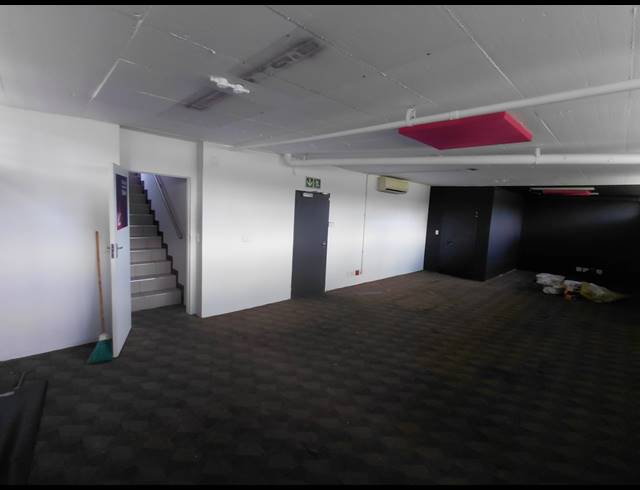 330M² OFFICE TO LET IN MAGALIESSIG
